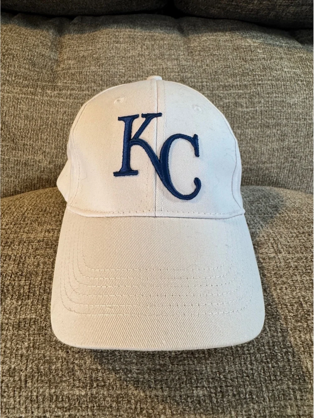 Kansas City Royals KC White/Blue baseball cap OSFA